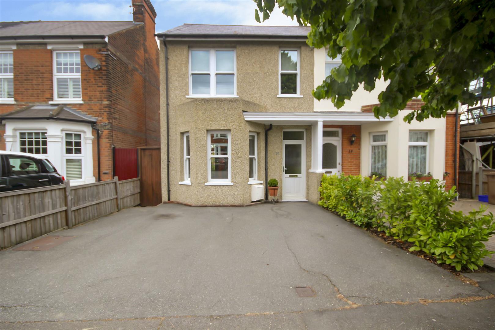 Robin Hood Road, Brentwood Keith Ashton